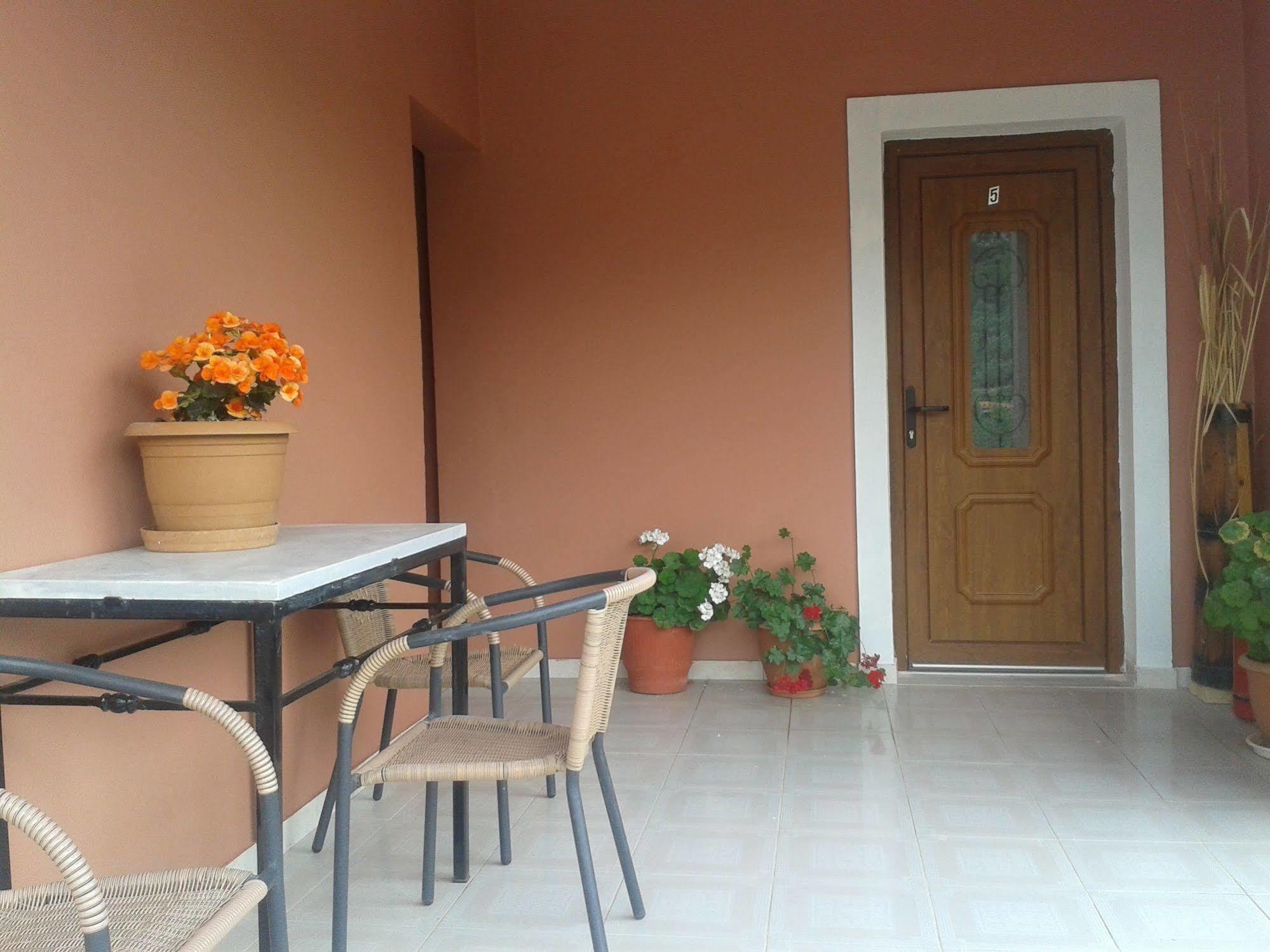 Vassilis Studios Anaxos Exterior photo